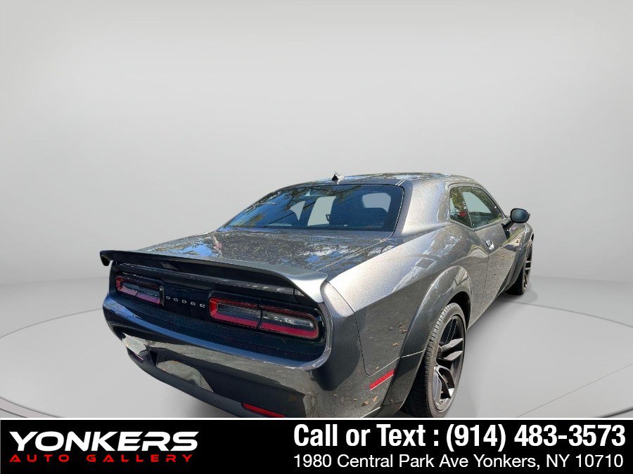 Used 2022 Dodge Challenger R/T Scat Pack RWD image 5