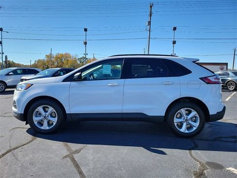New 2024 Ford Edge SE image 4