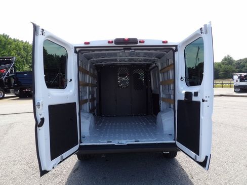 Used 2025 RAM ProMaster 2500 w/ U-Haul Equipment Group FWD image 40