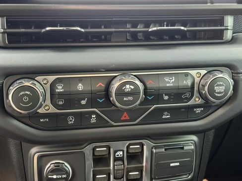 New 2026 Jeep Gladiator Rubicon image 25