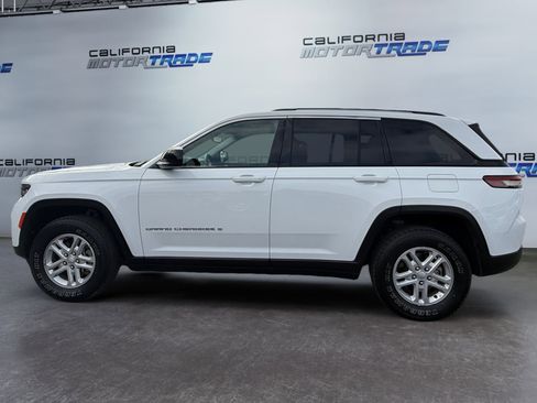 Used 2023 Jeep Grand Cherokee Laredo image 8