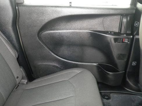 Used 2022 Chrysler Pacifica Touring image 32