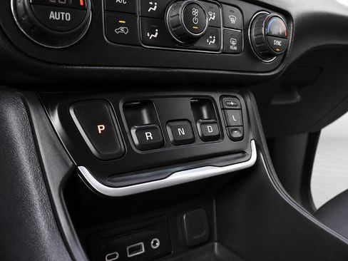 Used 2019 GMC Terrain Denali w/ Advanced Safety Package FWD image 36