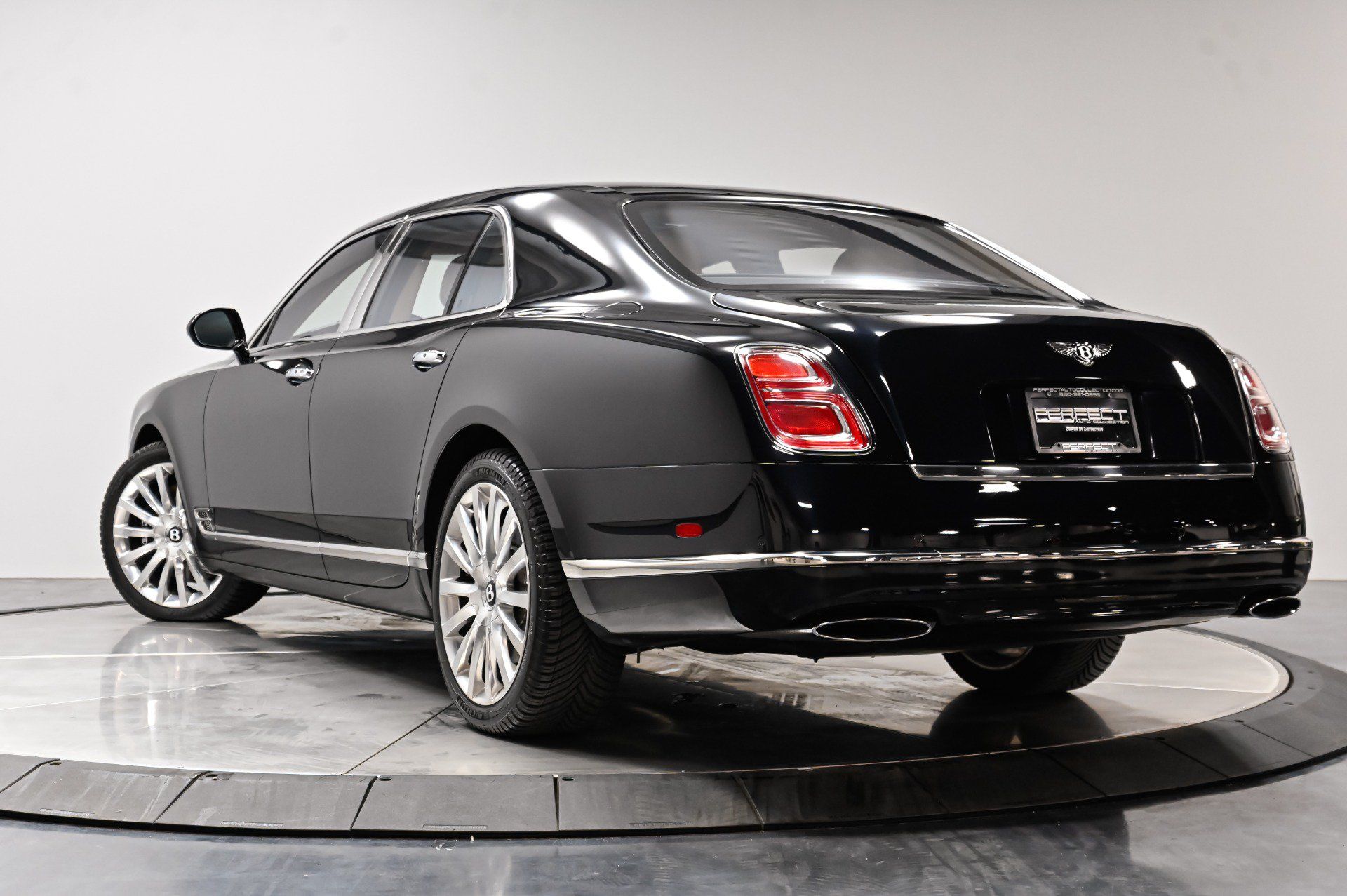 Used 2017 Bentley Mulsanne RWD image 40