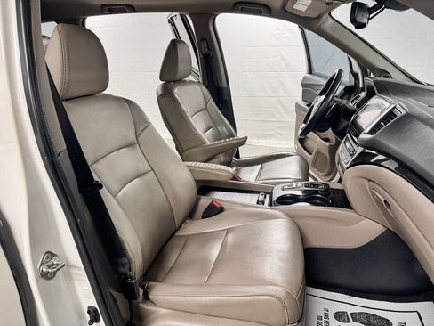 Used 2016 Honda Pilot Touring image 13