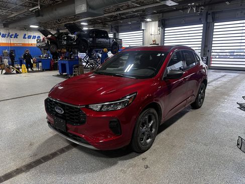Used 2023 Ford Escape ST-Line w/ Tech Pack #1 image 4
