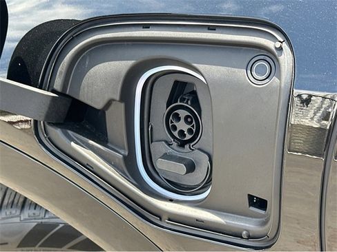 New 2025 Cadillac Optiq Luxury 1 image 15