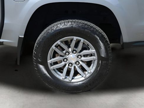 Used 2024 Chevrolet Colorado LT w/ LT Convenience Package II RWD image 9