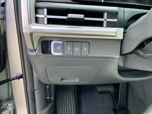 Used 2025 Hyundai Santa Fe SEL FWD image 30