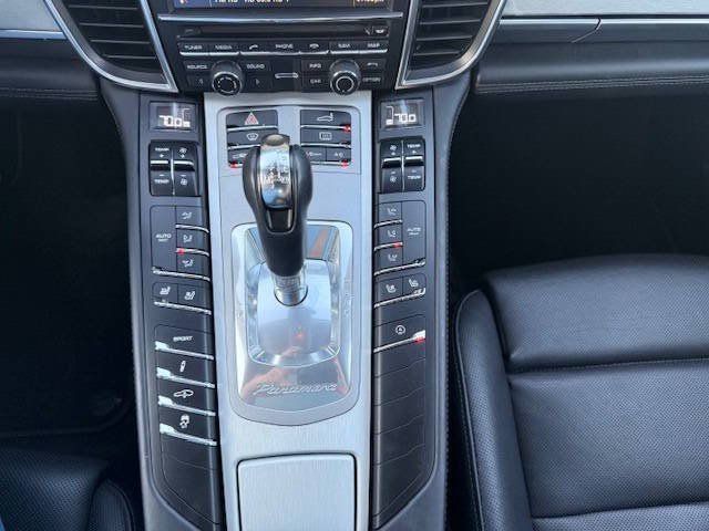 Used 2014 Porsche Panamera image 18