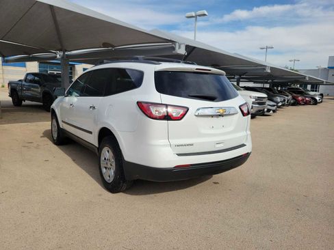 Used 2017 Chevrolet Traverse LS FWD image 6
