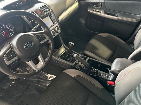 Used 2016 Subaru Crosstrek 2.0i Premium image 10