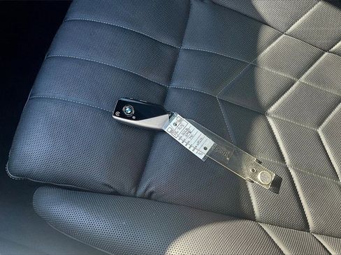 Used 2023 BMW 740i image 35