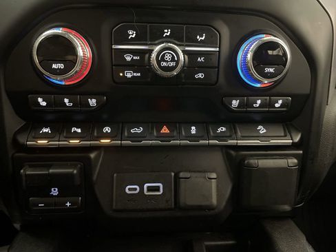 Used 2020 GMC Sierra 1500 SLT w/ SLT Premium Plus Package image 12