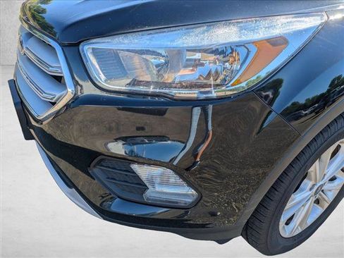 Used 2018 Ford Escape SE w/ SE Sync 3 Package AWD/4WD image 9