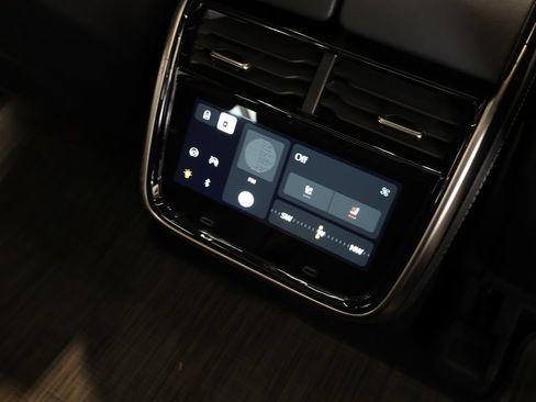 Used 2022 Rivian R1S Launch Edition AWD/4WD image 26