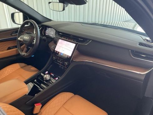 Used 2023 Jeep Grand Cherokee Summit w/ Luxury Tech Group V image 25