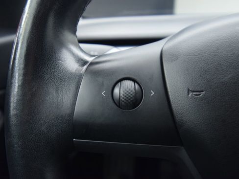 Used 2018 Tesla Model 3 Long Range image 25