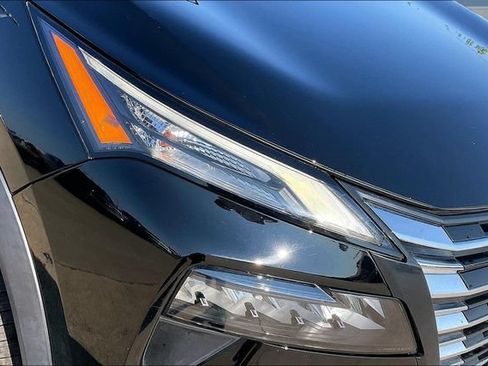 Used 2024 Nissan Rogue S AWD/4WD image 29