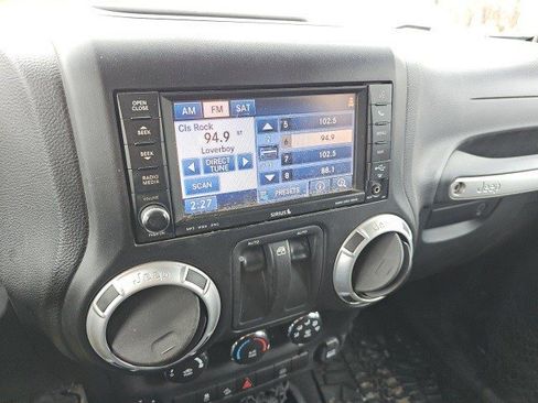 Used 2012 Jeep Wrangler Sahara w/ Dual Top Group image 19