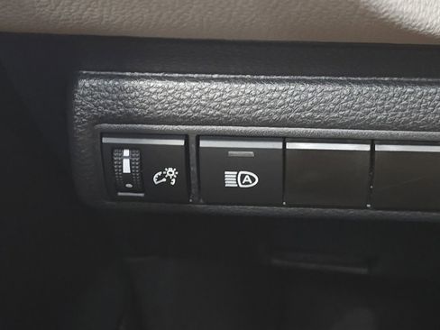 Used 2021 Toyota Corolla LE image 25