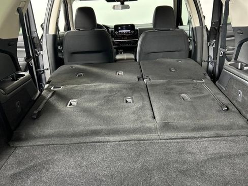 Used 2024 Nissan Pathfinder SV image 21