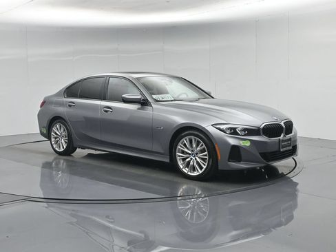 Used 2023 BMW 330e w/ Convenience Package RWD image 7