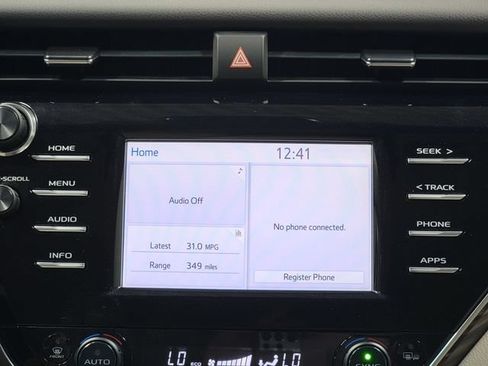 Used 2018 Toyota Camry XLE FWD image 20