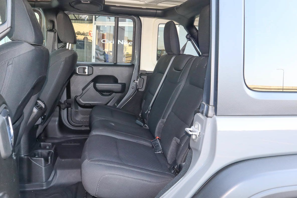 Used 2022 Jeep Wrangler Unlimited Sport AWD/4WD image 8