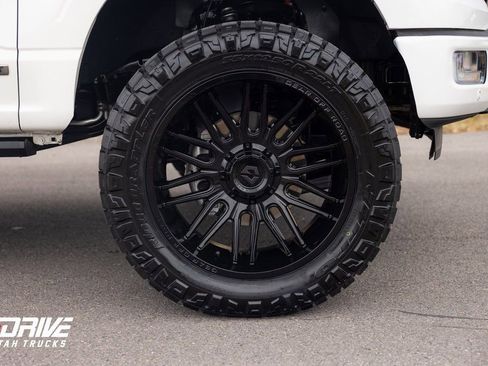 Used 2025 Ford F150 Platinum image 8