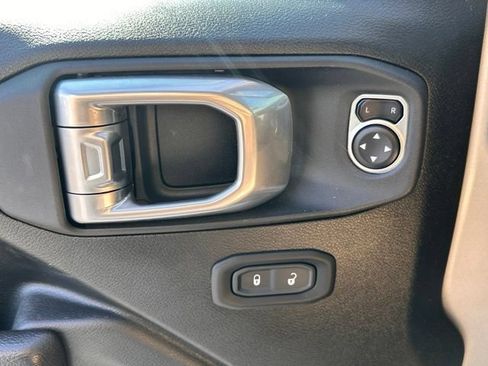 Used 2024 Jeep Wrangler Unlimited Sport AWD/4WD image 19