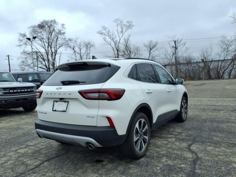 Used 2024 Ford Escape Platinum image 5