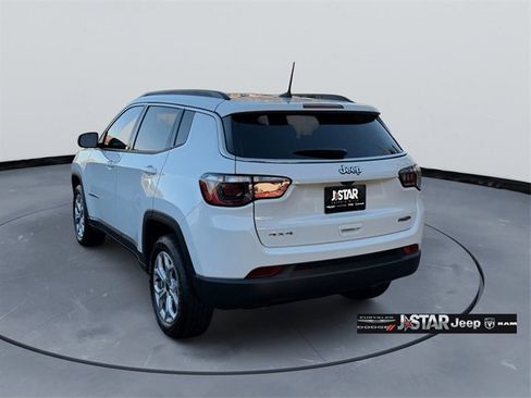 New 2026 Jeep Compass Latitude image 7