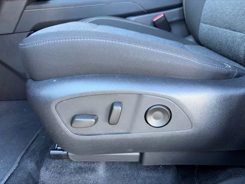 Used 2025 GMC Acadia Elevation image 14