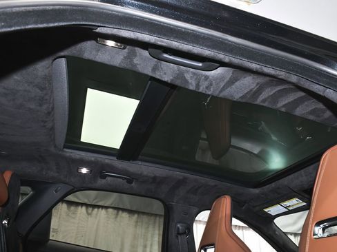 Used 2021 Jaguar F-PACE SVR image 63