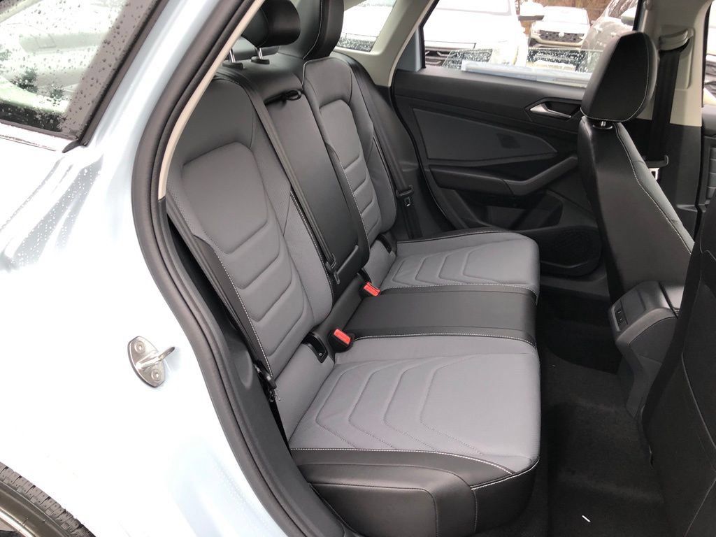 Used 2026 Volkswagen Jetta SEL FWD image 30