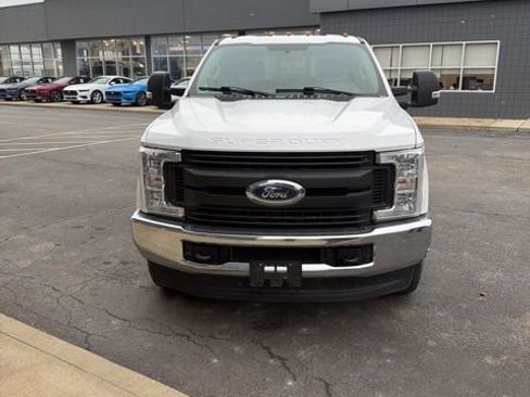 Used 2019 Ford F350 XL w/ Power Equipment Group image 4