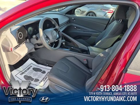 Used 2024 Hyundai Elantra SEL FWD image 9