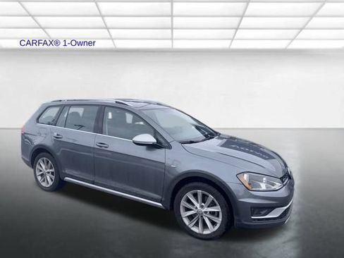 Used 2017 Volkswagen Golf Alltrack S image 7