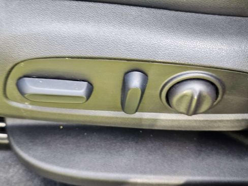 Used 2024 Chevrolet Equinox Premier FWD image 21