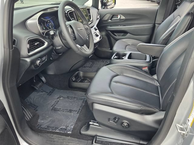 Used 2026 Chrysler Pacifica Select FWD image 15