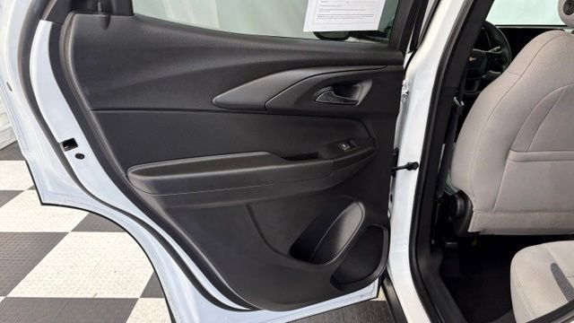 Used 2025 Chevrolet TrailBlazer LT AWD/4WD image 17