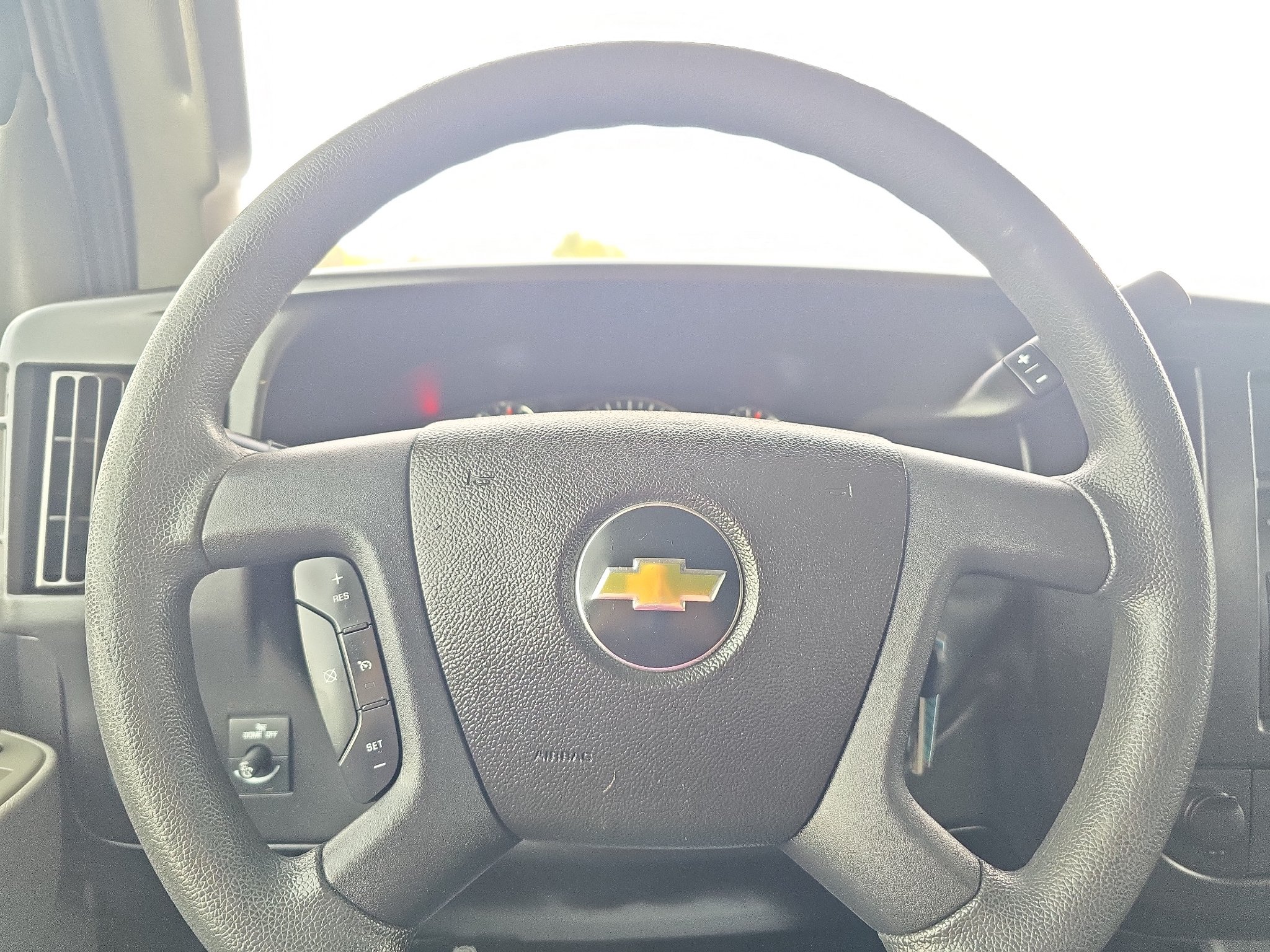 Used 2018 Chevrolet Express 2500 w/ Driver Convenience Package RWD image 20