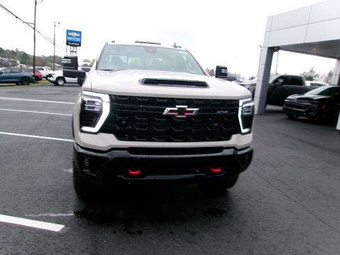 New 2026 Chevrolet Silverado 2500 ZR2 image 3