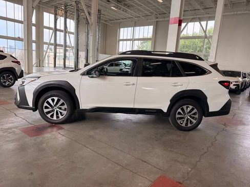 Used 2024 Subaru Outback Premium AWD/4WD image 6