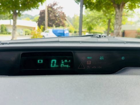 Used 2007 Toyota Prius w/ Pkg 3 FWD image 15