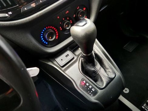 Used 2018 RAM ProMaster City Tradesman image 15