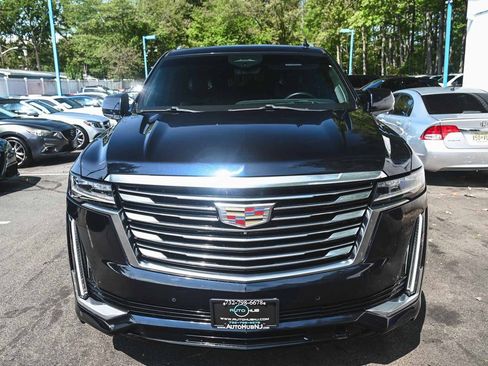 Used 2022 Cadillac Escalade Premium Luxury Platinum image 2