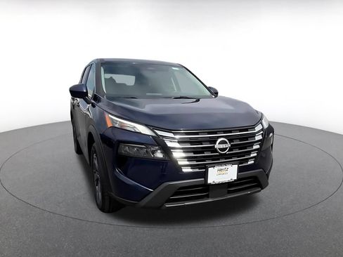Used 2025 Nissan Rogue SV FWD image 3