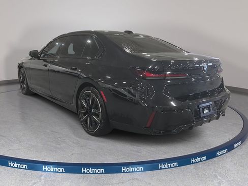 Used 2023 BMW 740i w/ Parking Assistance Package image 8